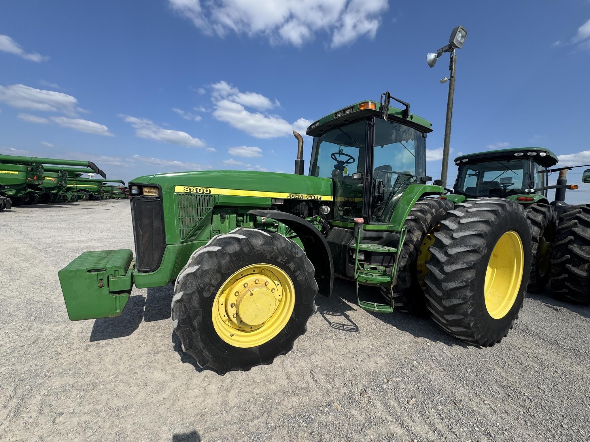 1995 John Deere 8400 Equipment Image0