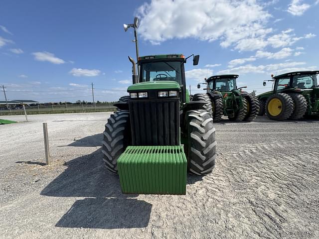 Image of John Deere 8400 equipment image 4