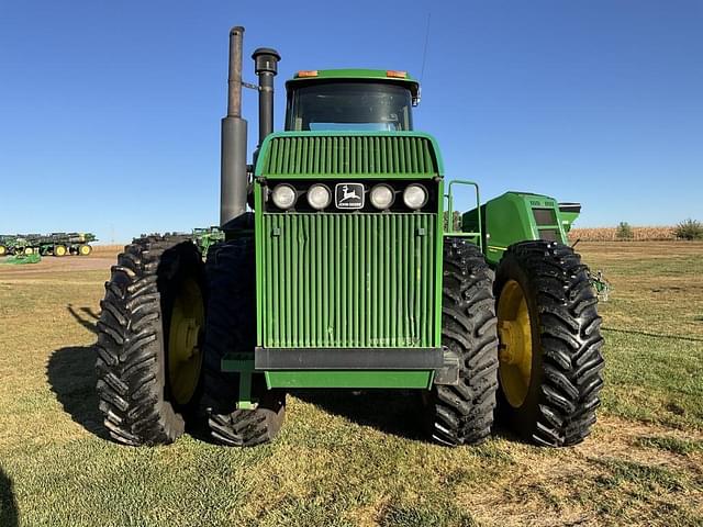 Image of John Deere 8770 equipment image 1