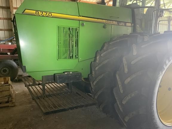 Image of John Deere 8770 equipment image 4