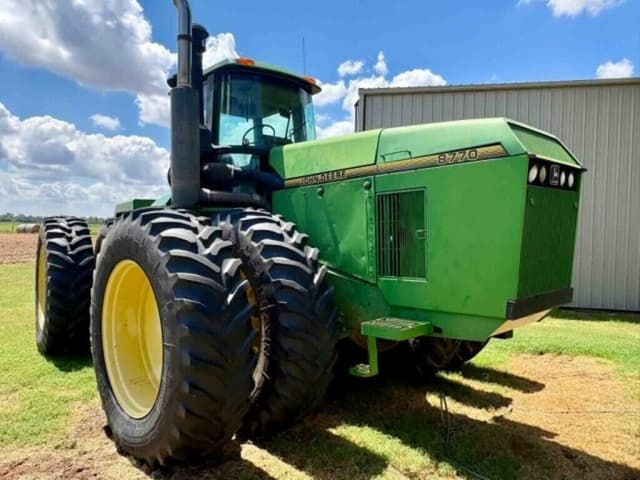 Image of John Deere 8770 equipment image 2