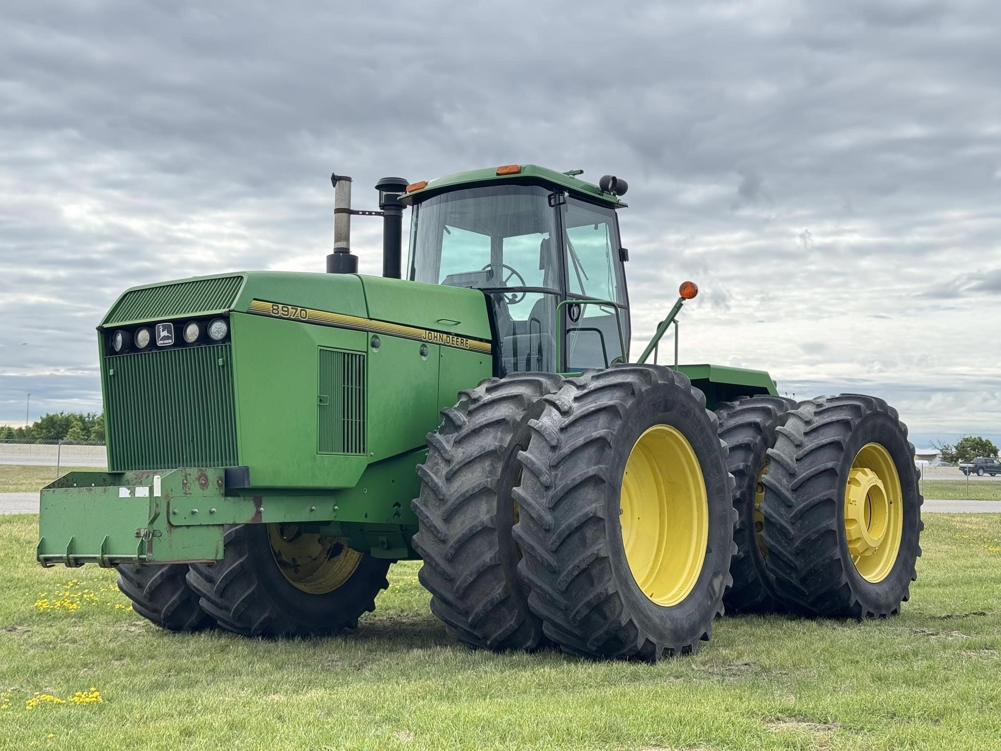 1995 John Deere 8970 Equipment Image0