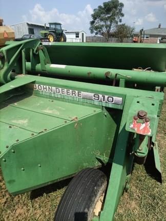 Image of John Deere 910 equipment image 1