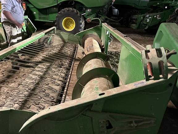 Image of John Deere 914P Image 1