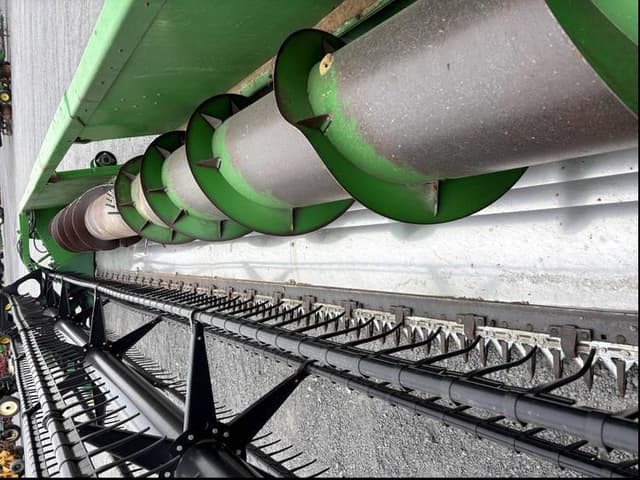 Image of John Deere 925 equipment image 2