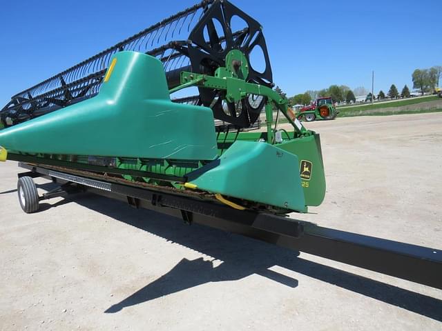 Image of John Deere 925 equipment image 1