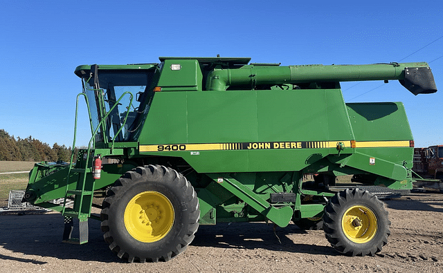 Image of John Deere 9400 equipment image 1