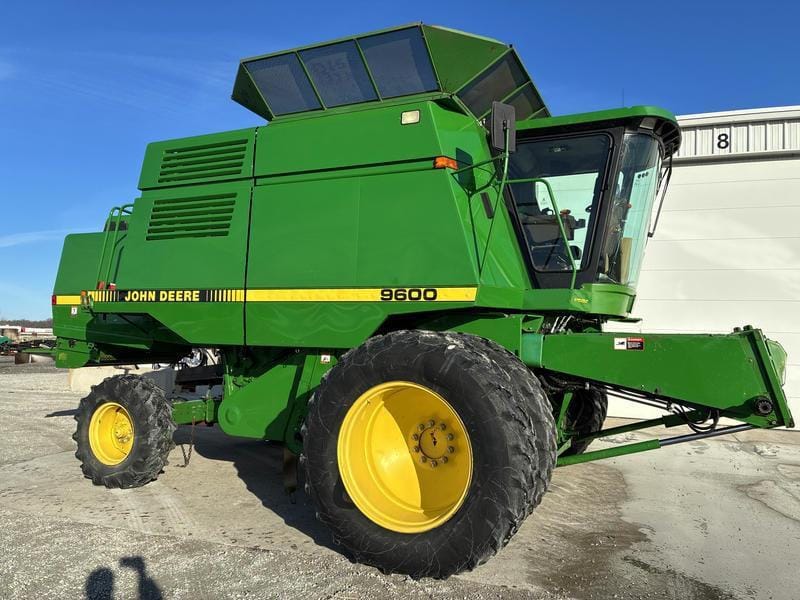 1995 John Deere 9600 Equipment Image0