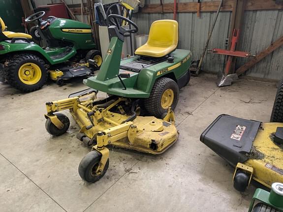 Image of John Deere F525 equipment image 1