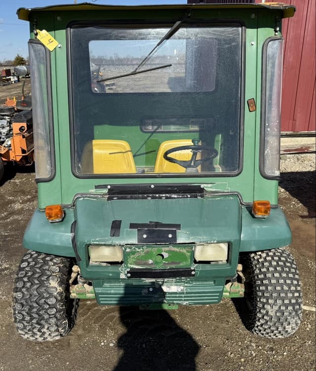 Image of John Deere Gator 4X2 equipment image 1