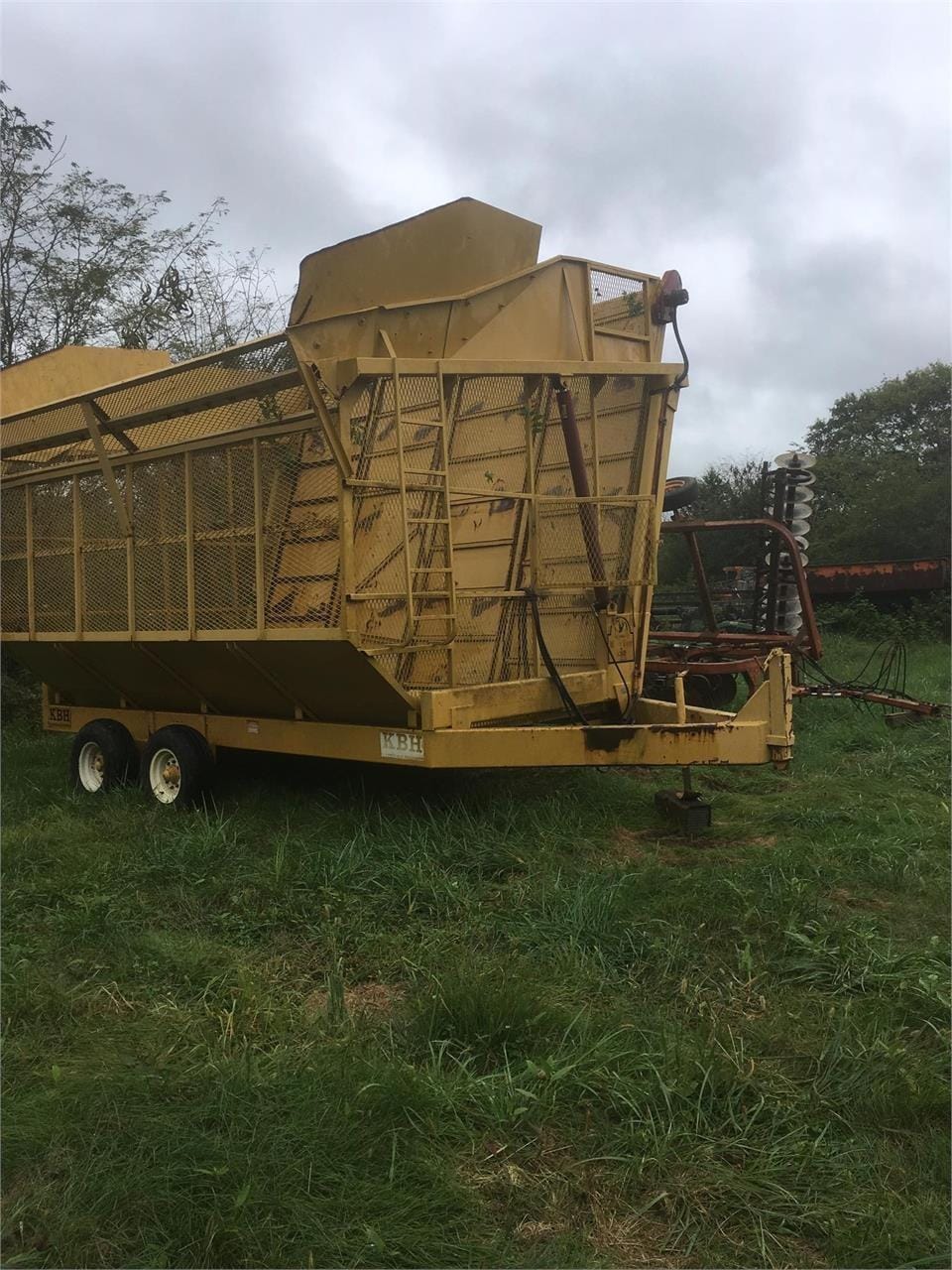 1995 KBH Mule Boy Equipment Image0