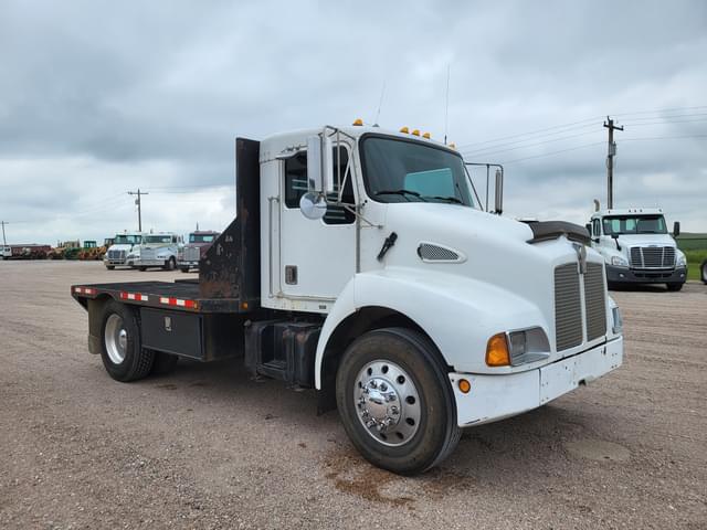 Image of Kenworth T-300 equipment image 1