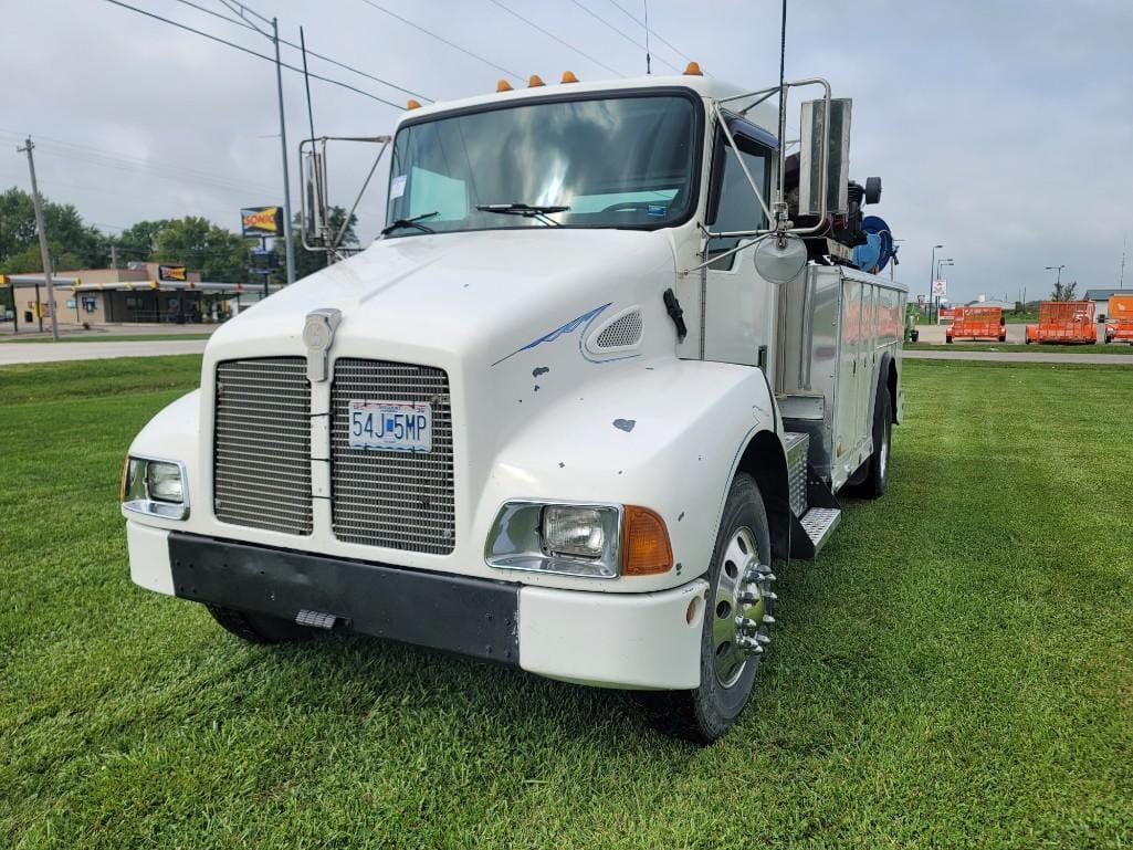 Main image Kenworth T300