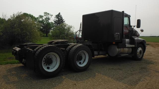 Image of Kenworth T600 equipment image 4