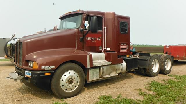 Image of Kenworth T600 equipment image 2