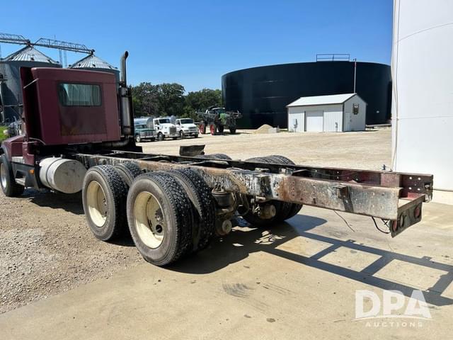 Image of Kenworth T600 equipment image 4