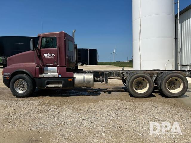 Image of Kenworth T600 equipment image 3