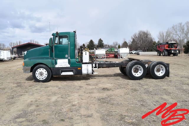 Image of Kenworth T600B equipment image 2