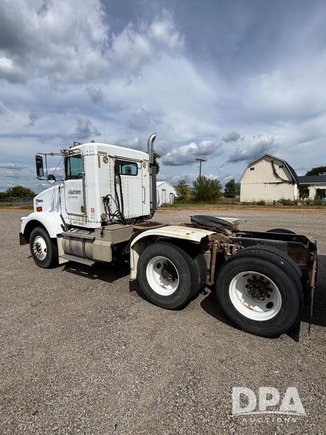 Image of Kenworth T800 equipment image 2