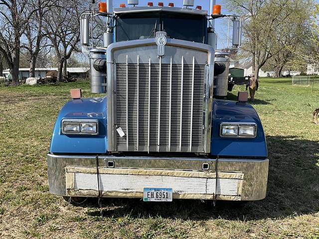 Image of Kenworth W900 equipment image 3