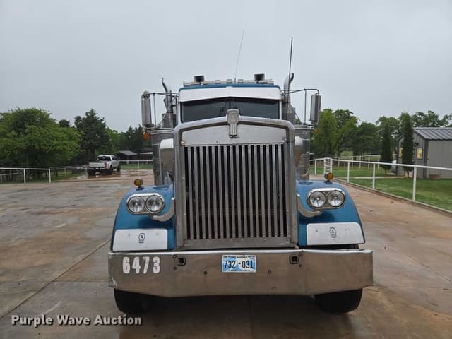 Image of Kenworth W900 equipment image 1