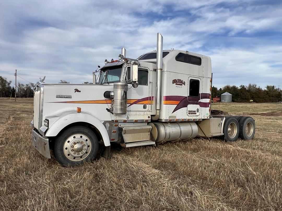 Image of Kenworth W900 Primary image