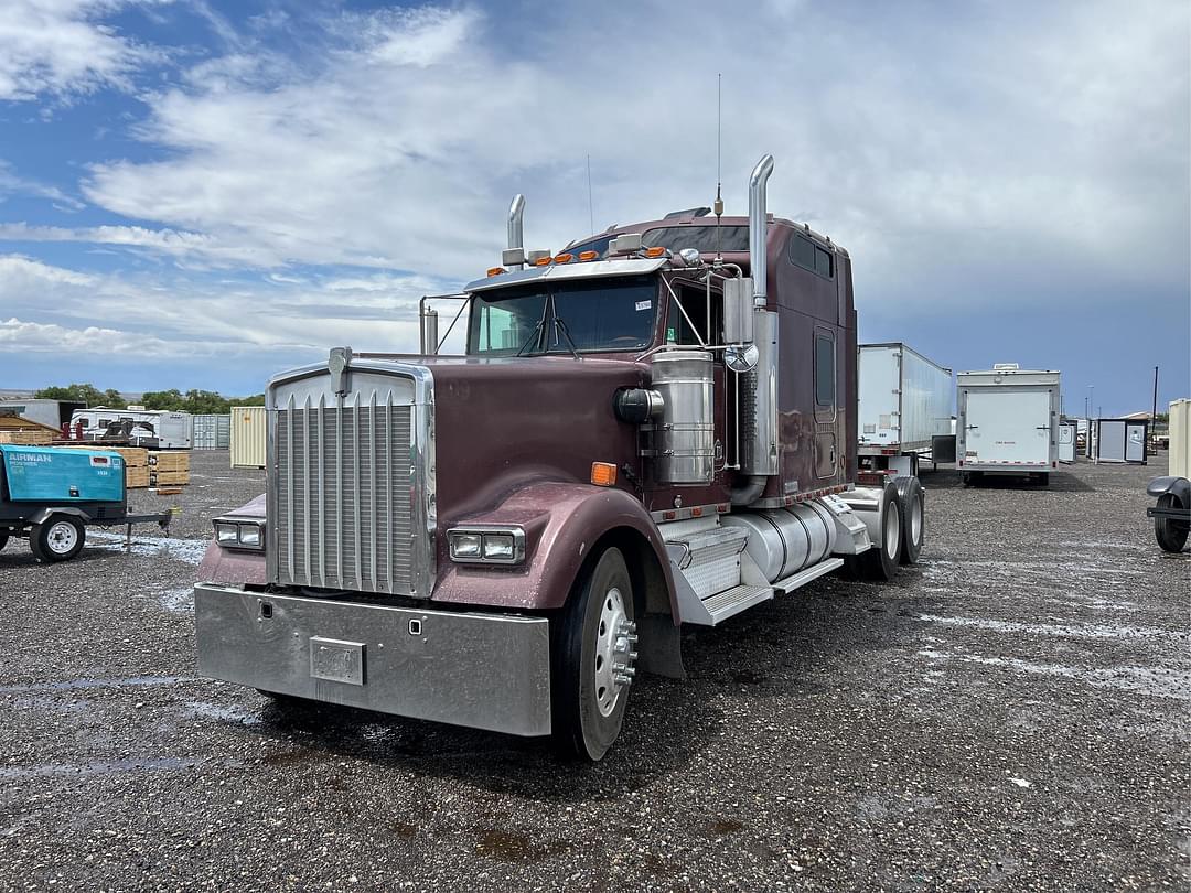 Image of Kenworth W900 Primary image
