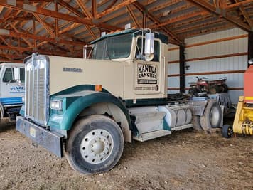 Main image Kenworth W900