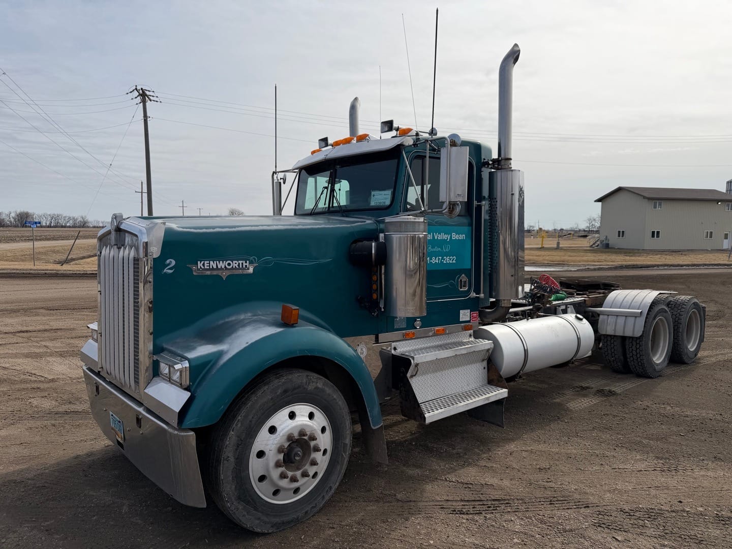 1995 Kenworth W900B Equipment Image0