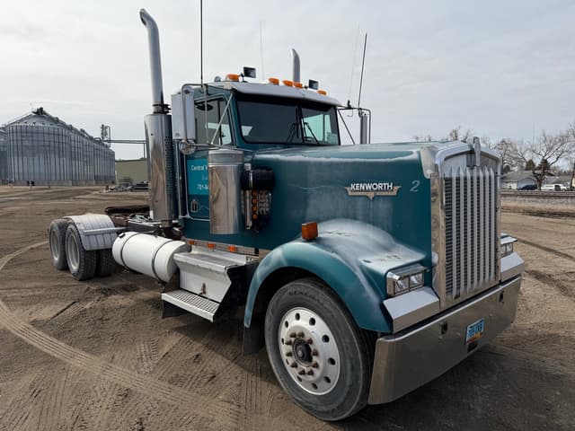 Image of Kenworth W900B equipment image 2