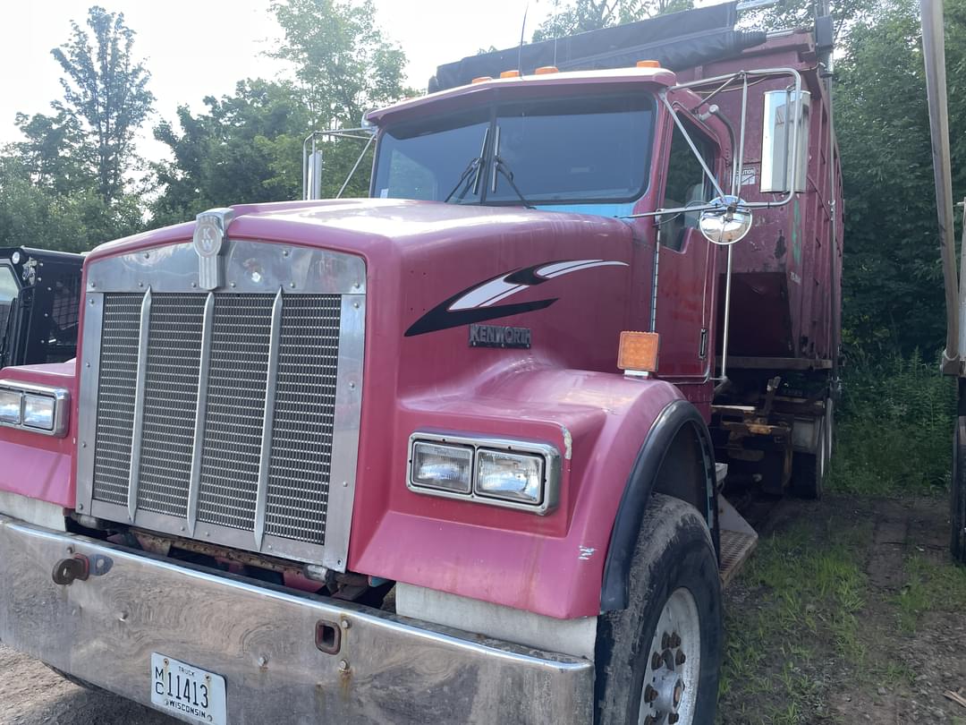 Image of Kenworth W900L Primary image