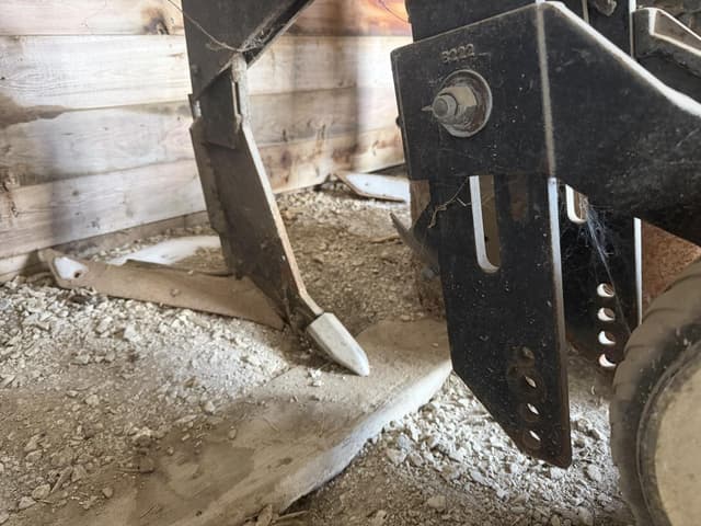 Image of Kinze 1500 equipment image 4