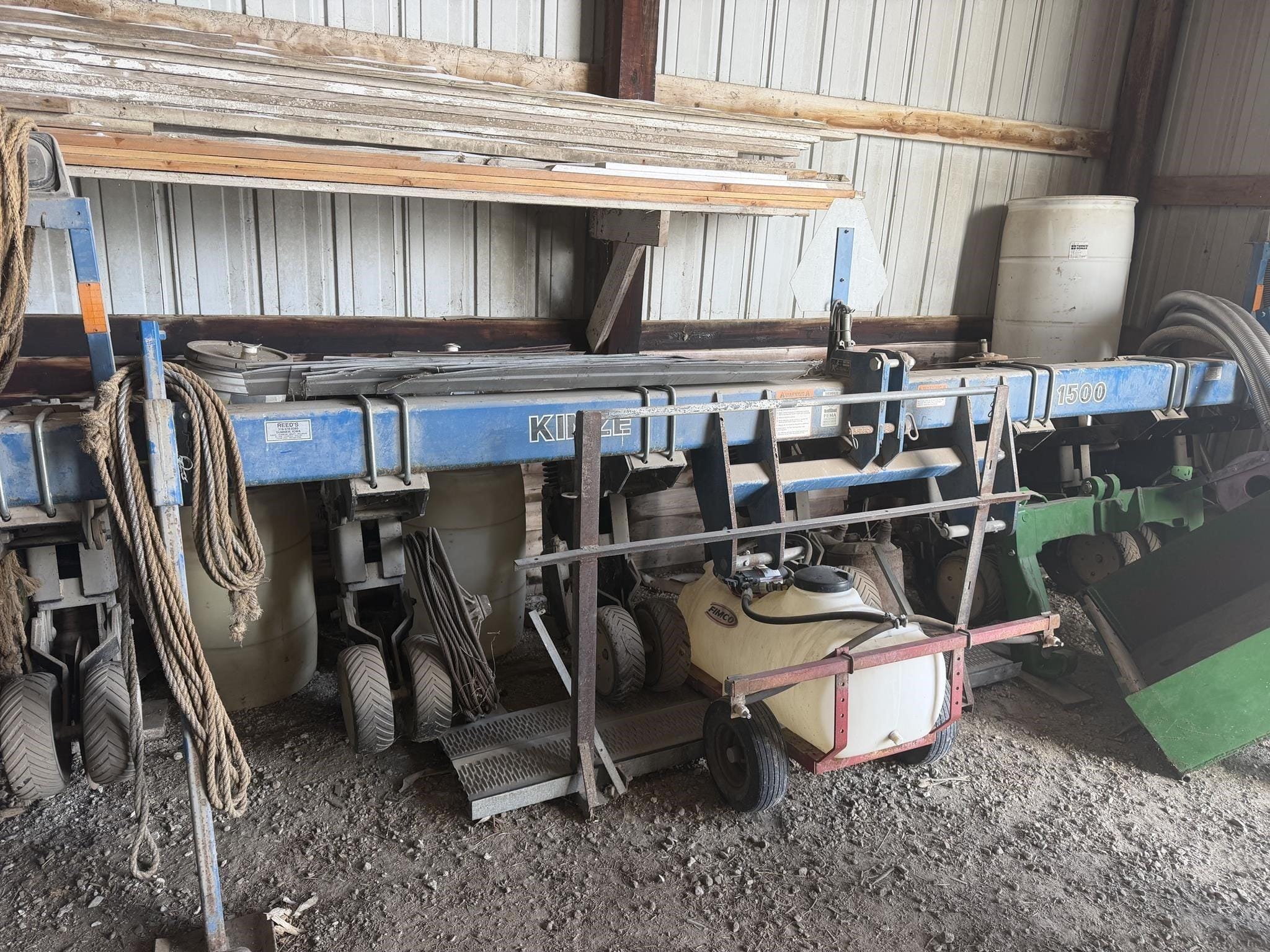 1995 Kinze 1500 Equipment Image0