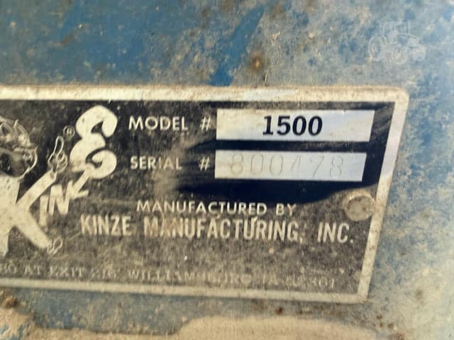 Image of Kinze 1500 equipment image 2