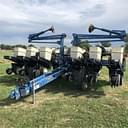 1995 Kinze 2200 Image