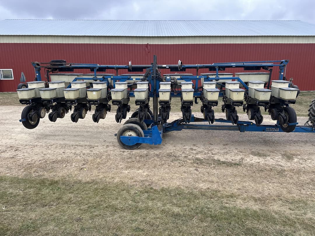 Image of Kinze 2600 Primary image