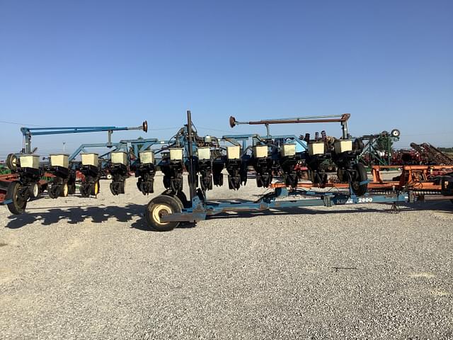 Image of Kinze 2600 equipment image 1