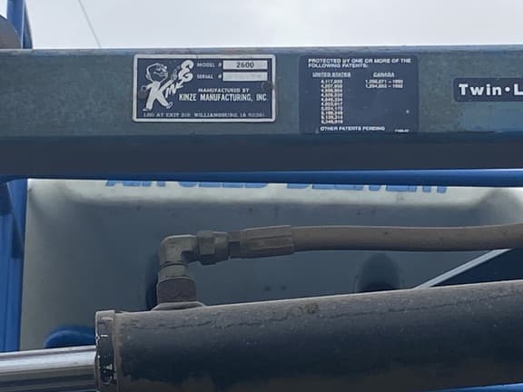 Image of Kinze 2600 equipment image 4