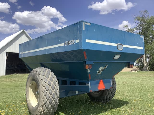 Image of Kinze 640 equipment image 4