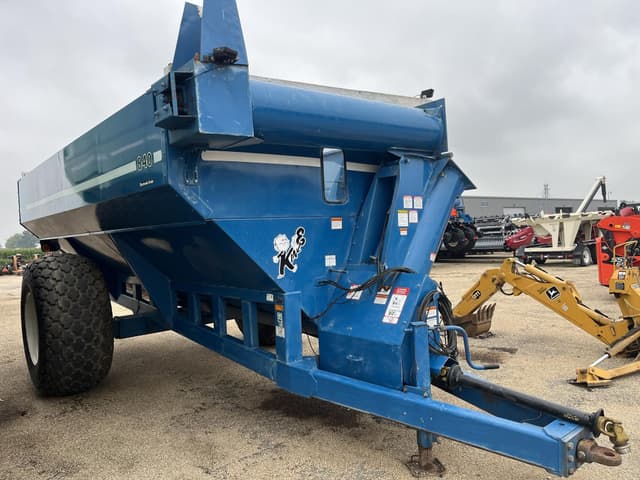Image of Kinze 840 equipment image 2