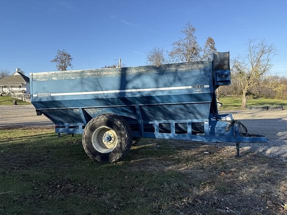 Image of Kinze 840 equipment image 2