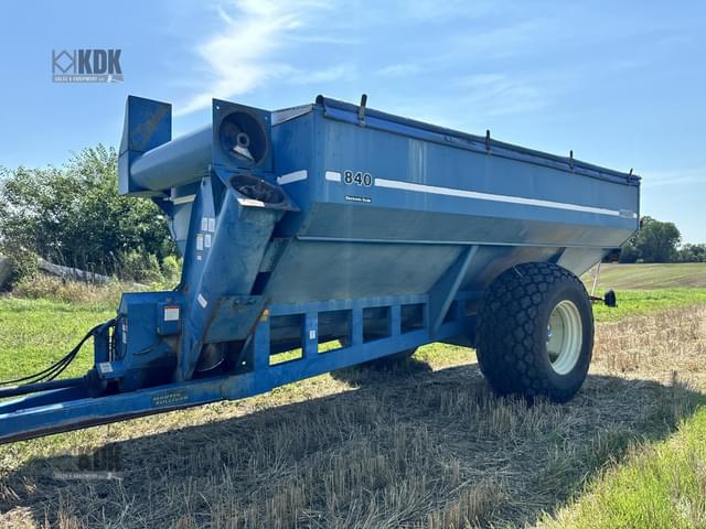 Image of Kinze 840 equipment image 1