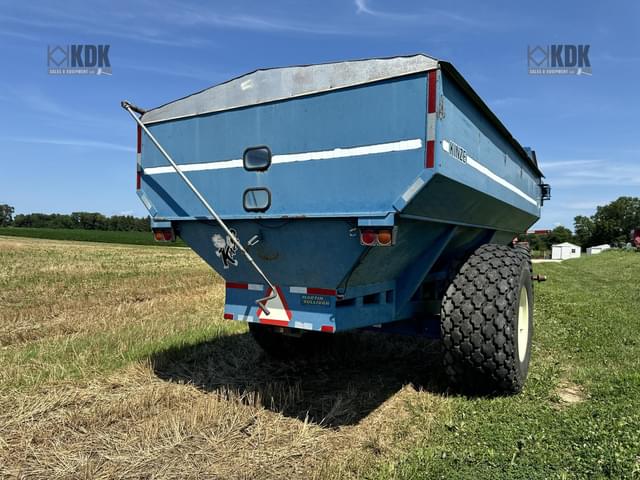 Image of Kinze 840 equipment image 2