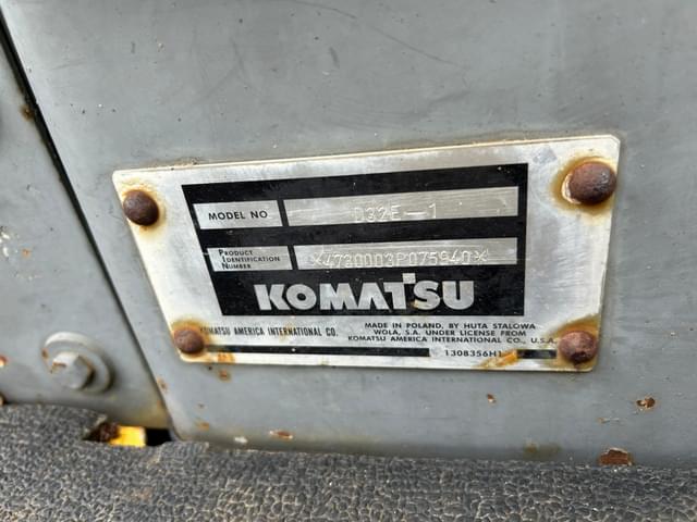Image of Komatsu D32E equipment image 4