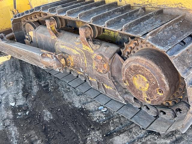 Image of Komatsu D65EX equipment image 4