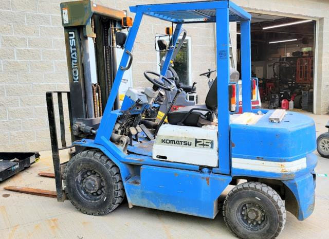 1995 Komatsu FG25C-12 Equipment Image0