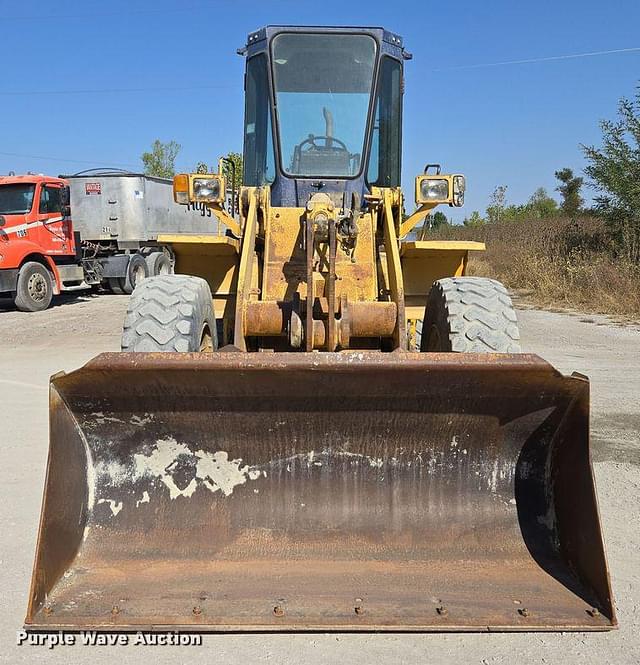 Image of Komatsu WA180 equipment image 1