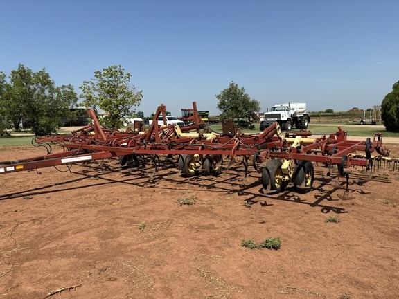 1995 Krause 4236 Equipment Image0