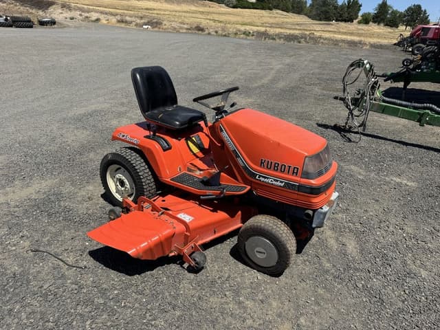 Image of Kubota G2000 equipment image 1