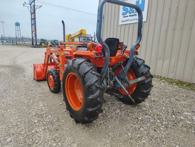 Image of Kubota L2650 equipment image 1
